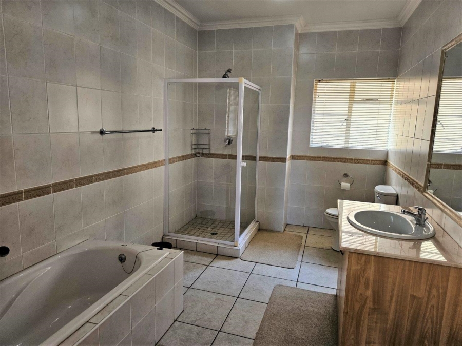 4 Bedroom Property for Sale in Kosmos North West